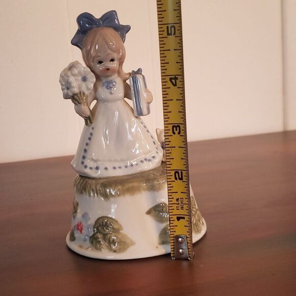Cute Vintage Little Girl with Kitten Porcelain Music Box - Picture 7 of 8